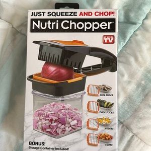 Just Squeeze and Chop Nutri Chopper